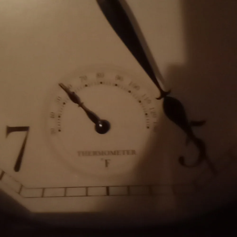 Clock - Picture 4 of 5